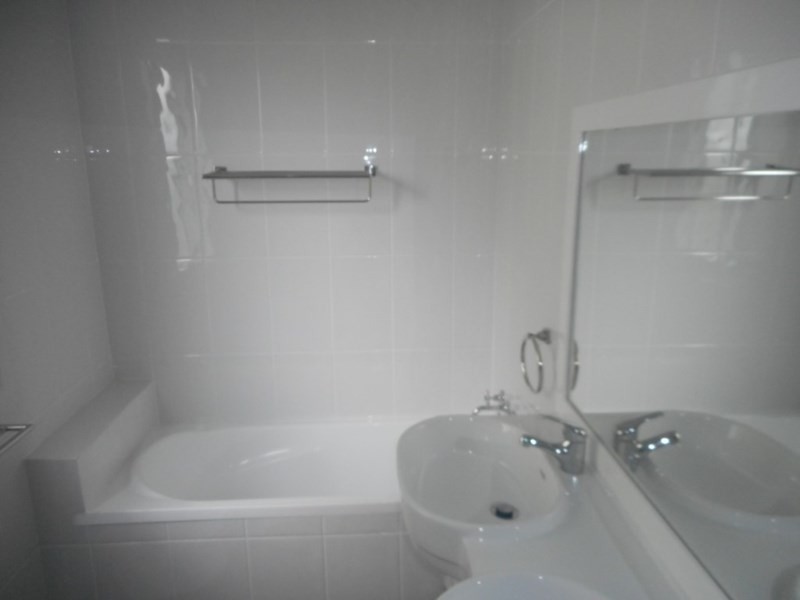 17 Meade Street, Wandal QLD 4700