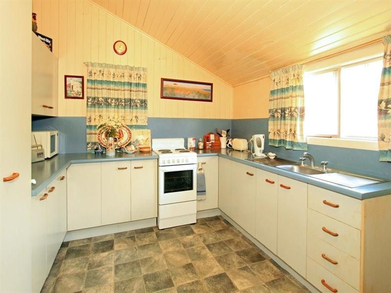 415 Rhodes Street, Koongal QLD 4701