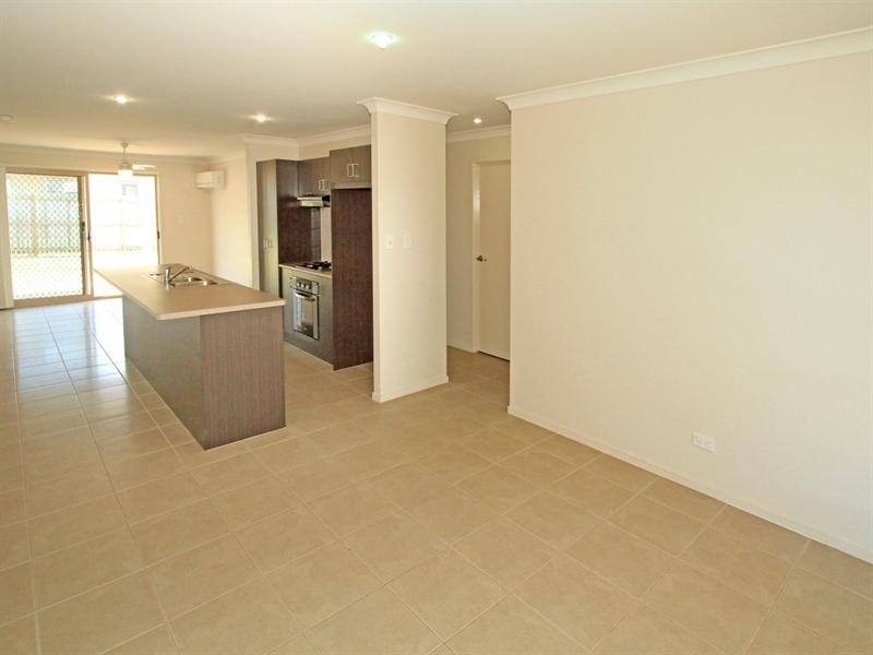 10 John Oxley Drive, Gracemere QLD 4702