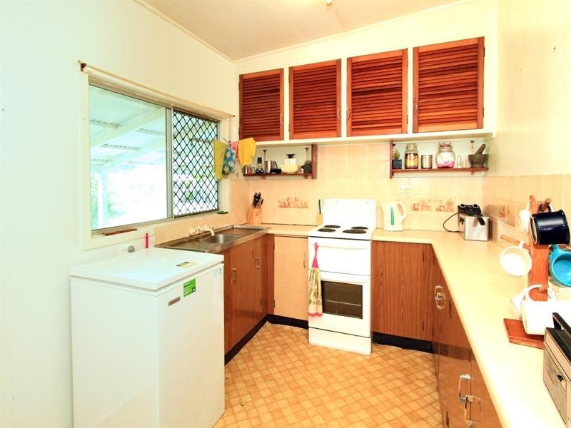 3 Henderson Street, Park Avenue QLD 4701