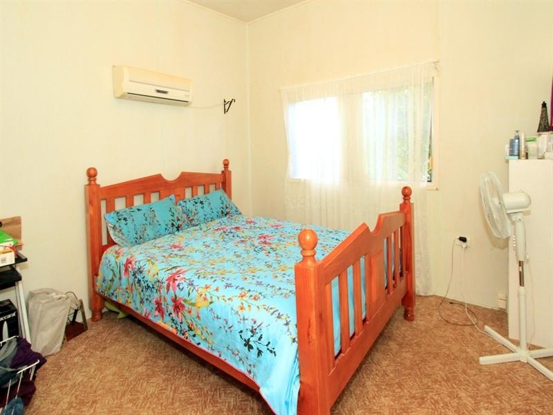 3 Henderson Street, Park Avenue QLD 4701