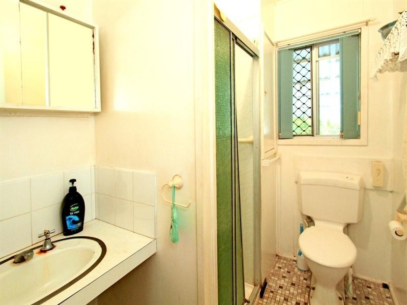 3 Henderson Street, Park Avenue QLD 4701