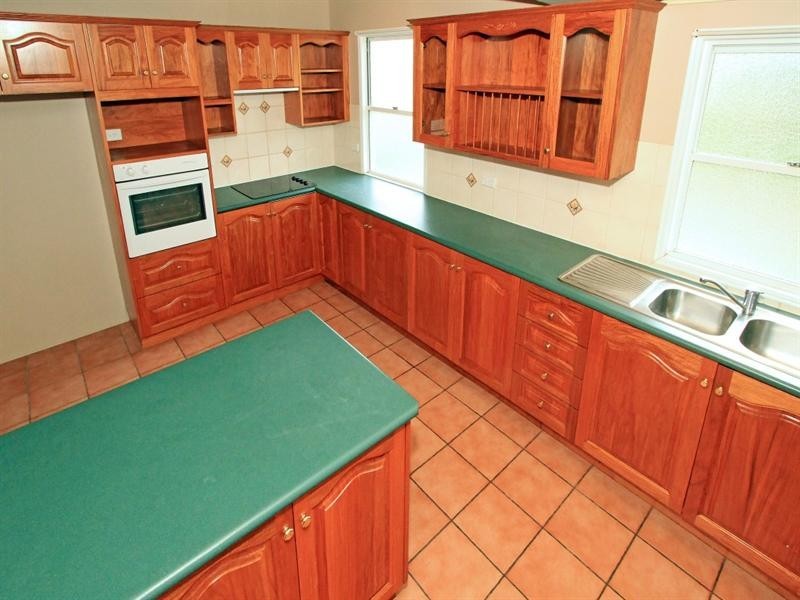 158 Simpson Street, Berserker QLD 4701