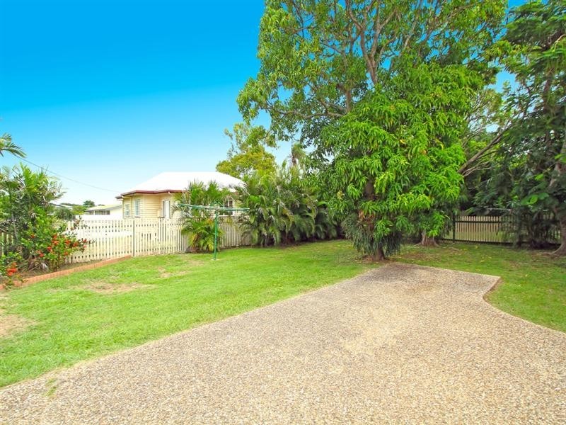 158 Simpson Street, Berserker QLD 4701