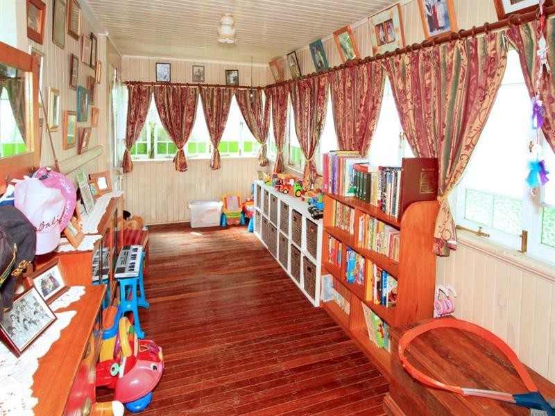 2 Quarry Street, The Range QLD 4700