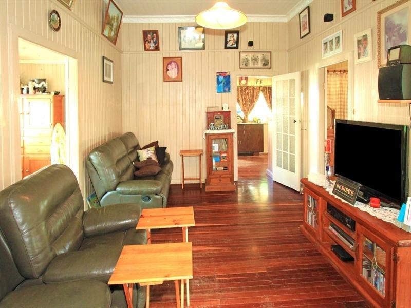 2 Quarry Street, The Range QLD 4700