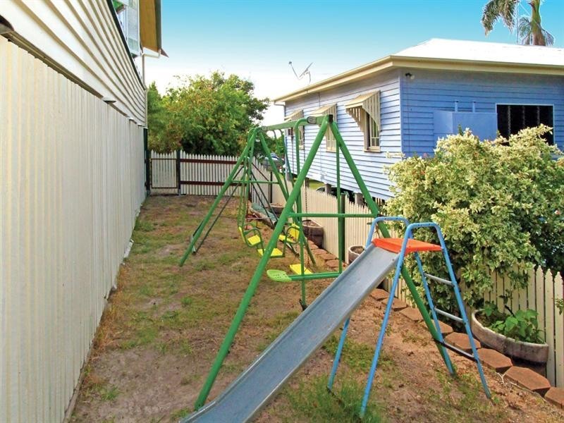 2 Quarry Street, The Range QLD 4700