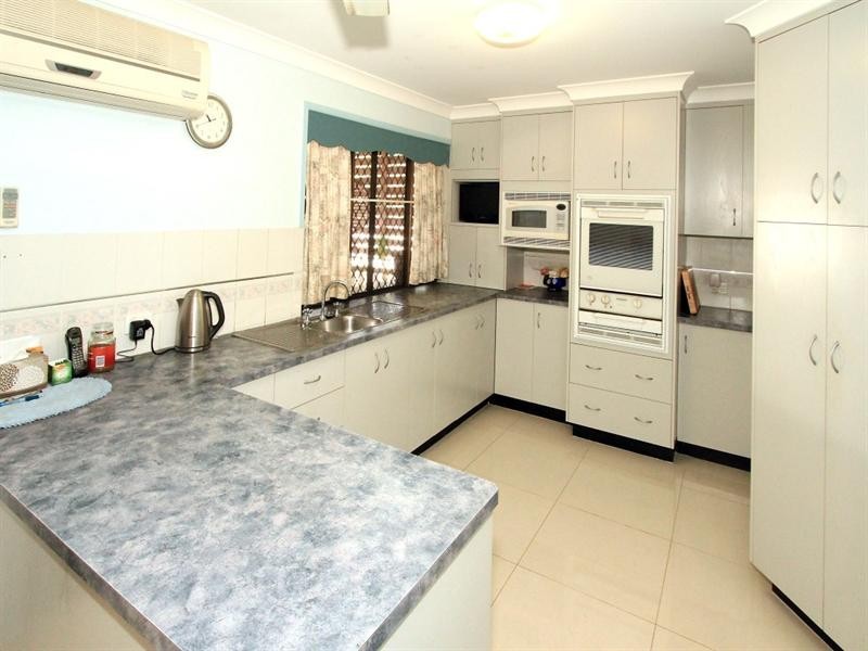 7 Schlencker Drive, Glenlee QLD 4711