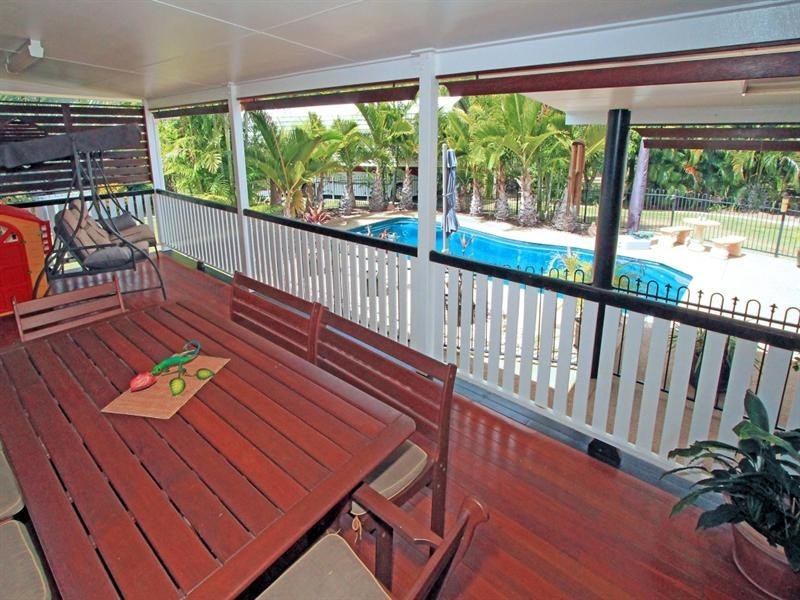 7 Schlencker Drive, Glenlee QLD 4711