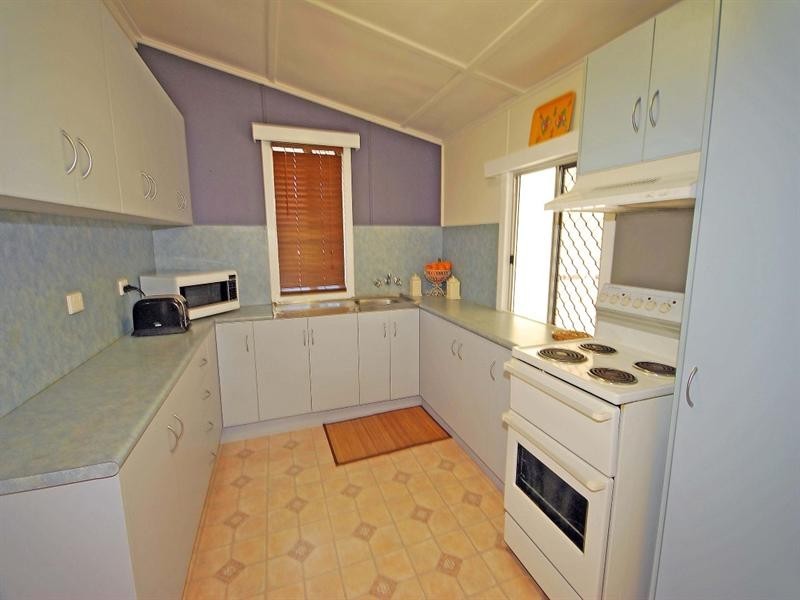 57 Lakes Creek Road, Berserker QLD 4701