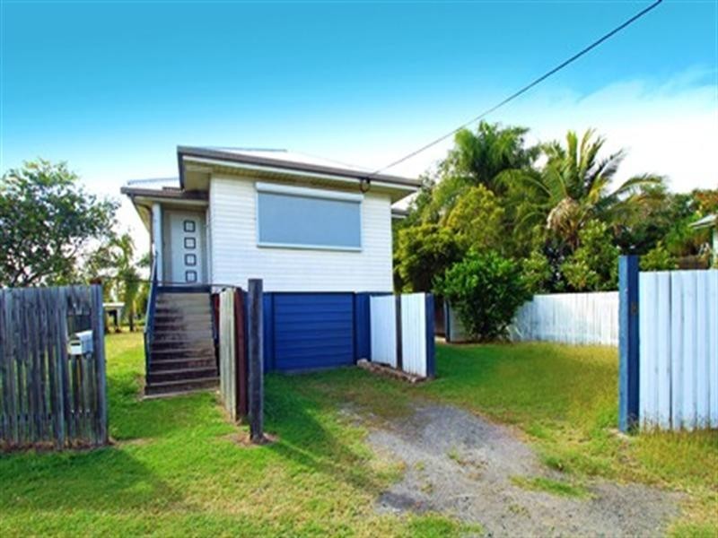 8 White Street, Park Avenue QLD 4701