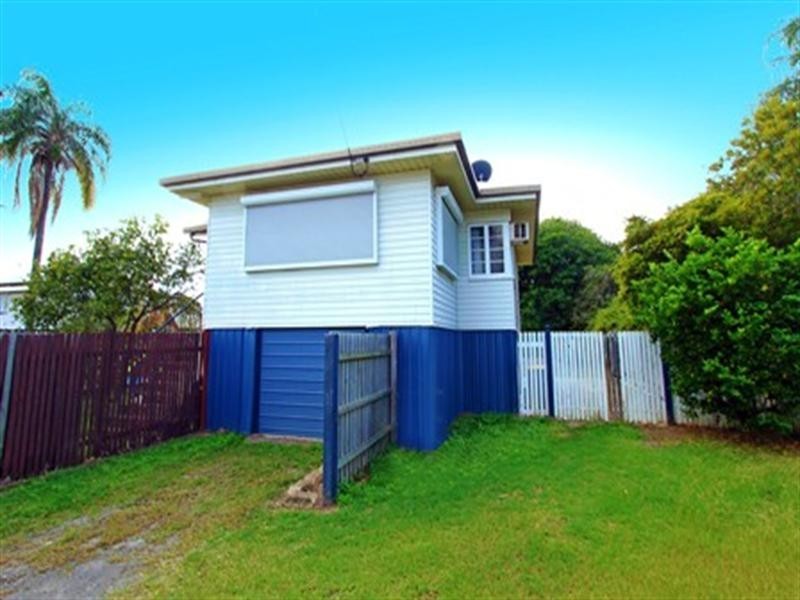 8 White Street, Park Avenue QLD 4701