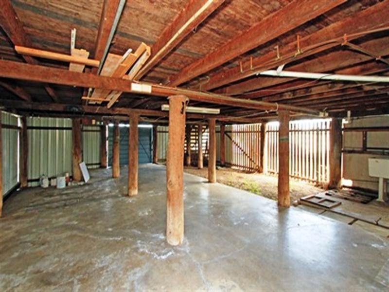 8 White Street, Park Avenue QLD 4701