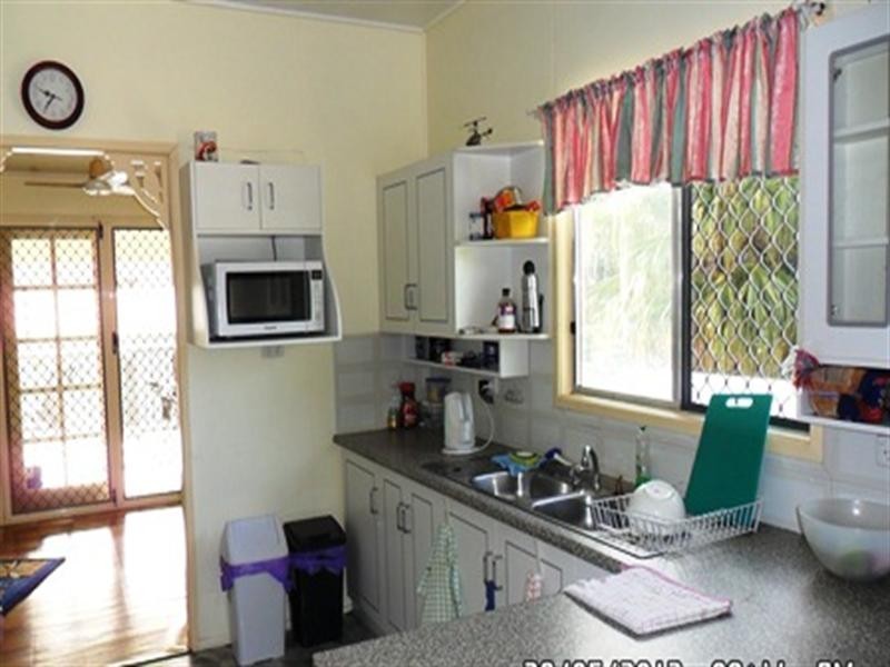 22 Symons Street, Park Avenue QLD 4701