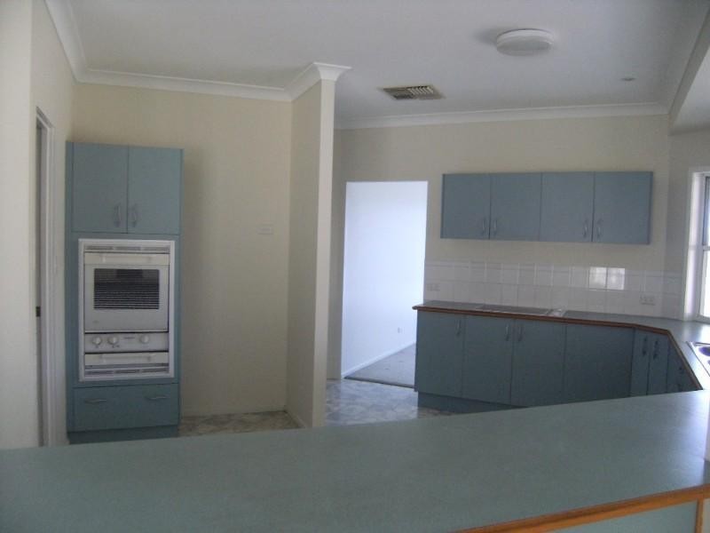 70 Fons Drive, Glendale QLD 4711