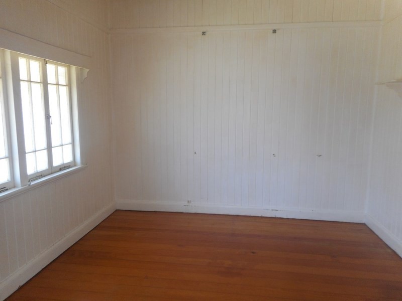 69 Livingstone Street, Berserker QLD 4701