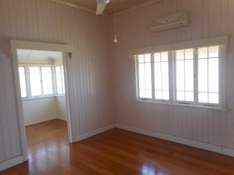 69 Livingstone Street, Berserker QLD 4701