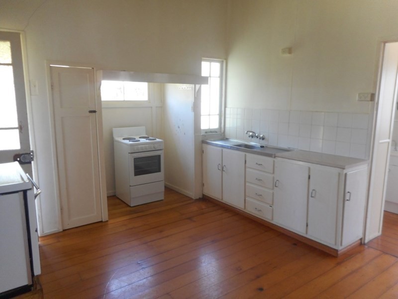 69 Livingstone Street, Berserker QLD 4701