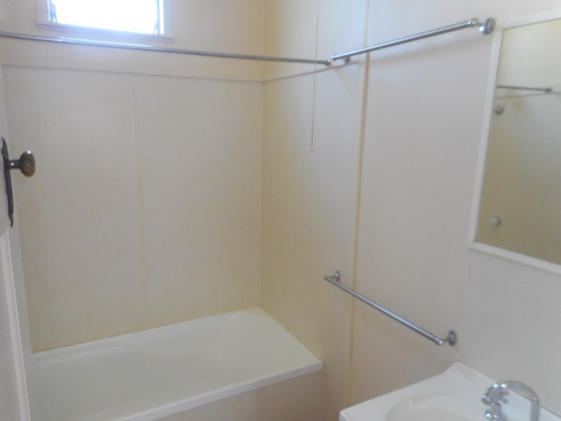 69 Livingstone Street, Berserker QLD 4701