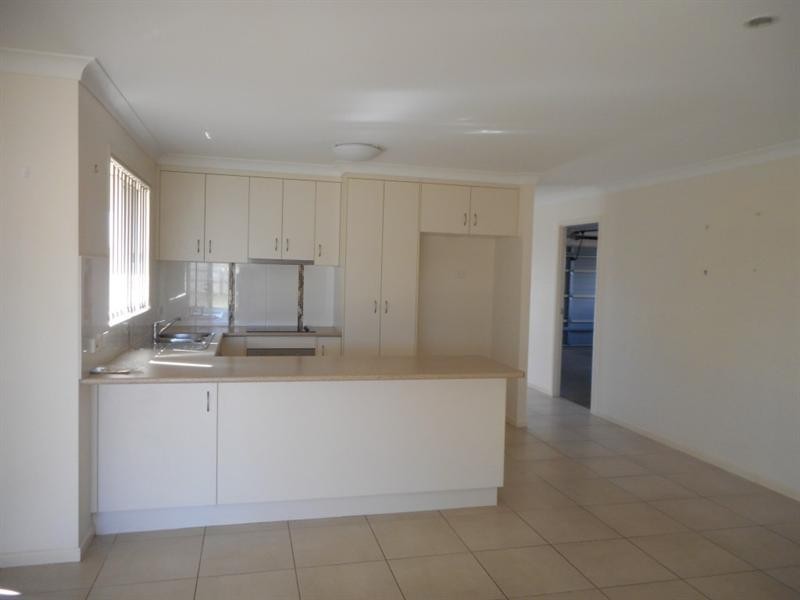 2 Justin Street, Gracemere QLD 4702