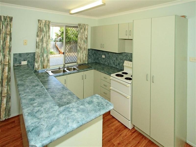 2/374 Limpus Street, Frenchville QLD 4701