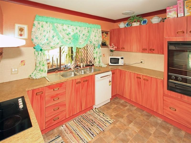 9 Hinton Street, Koongal QLD 4701