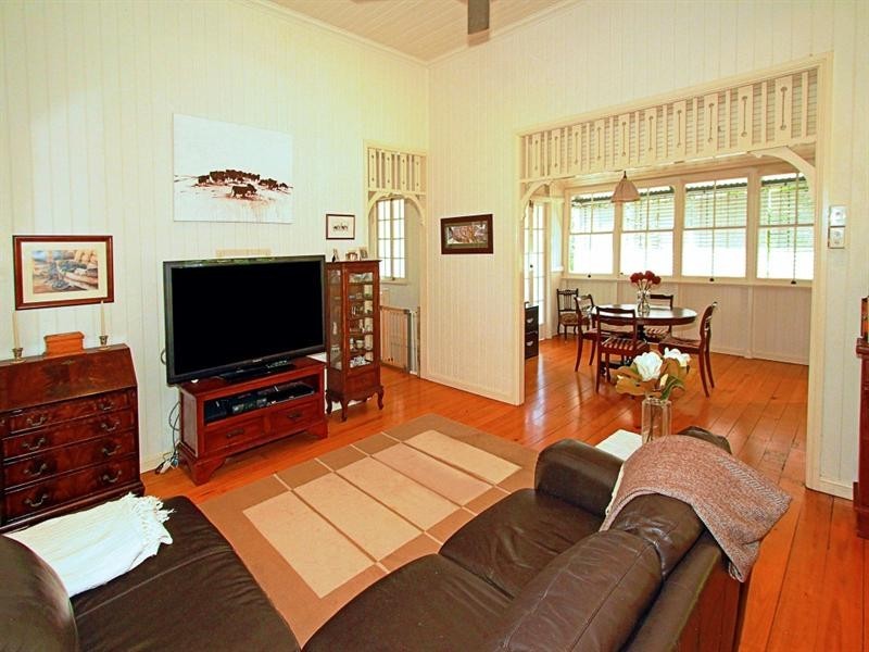 99 Ward Street, The Range QLD 4700