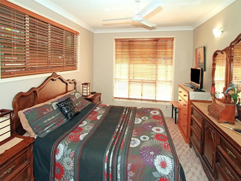 49 Schlencker Drive, Glenlee QLD 4711