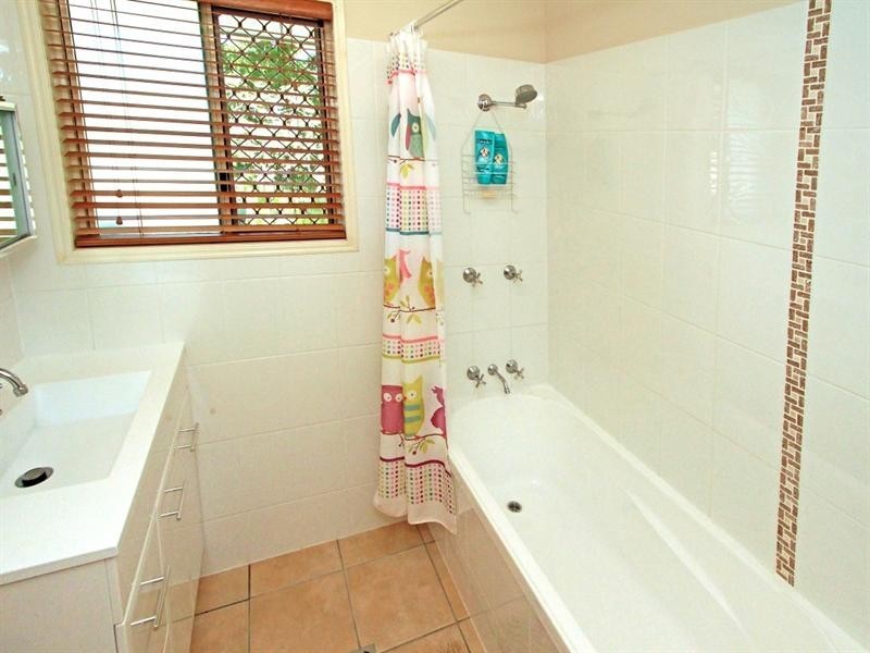 49 Schlencker Drive, Glenlee QLD 4711