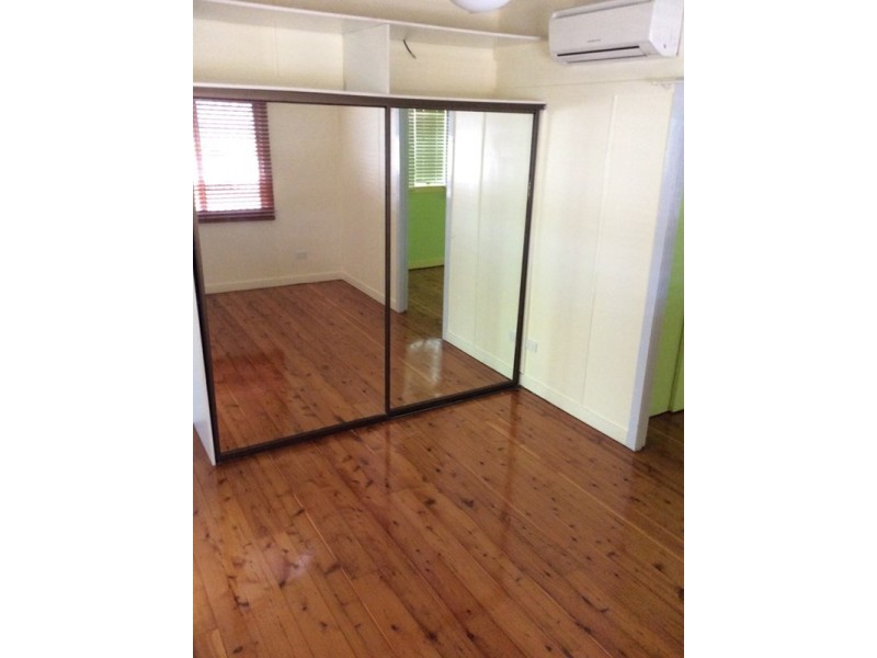 101 Livingstone Street, Berserker QLD 4701