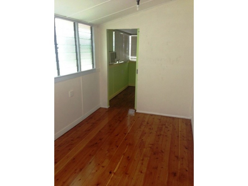 101 Livingstone Street, Berserker QLD 4701