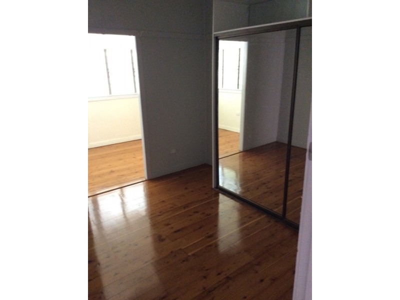 101 Livingstone Street, Berserker QLD 4701