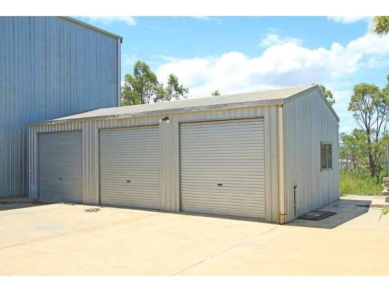 9 Bush Crescent, Parkhurst QLD 4702