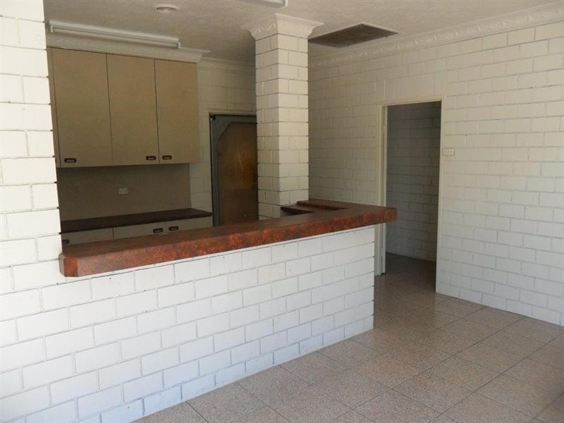 94 Elphinstone, Berserker QLD 4701