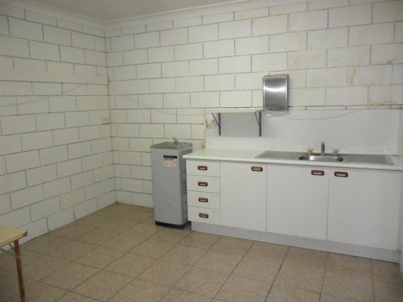 94 Elphinstone, Berserker QLD 4701