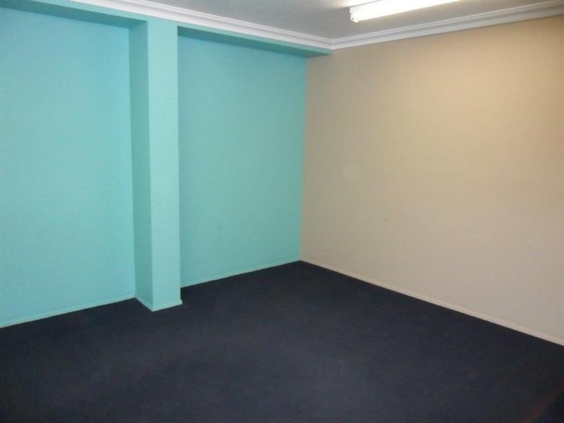 94 Elphinstone, Berserker QLD 4701