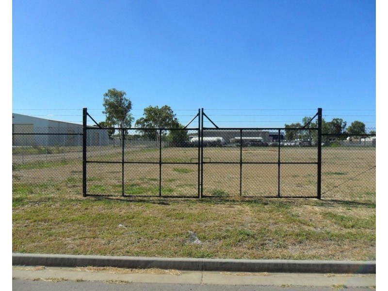 8-12 Sturt Street, Parkhurst QLD 4702