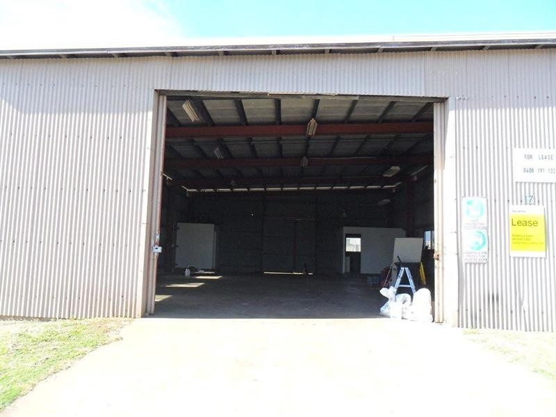 17 South Street, Depot Hill QLD 4700