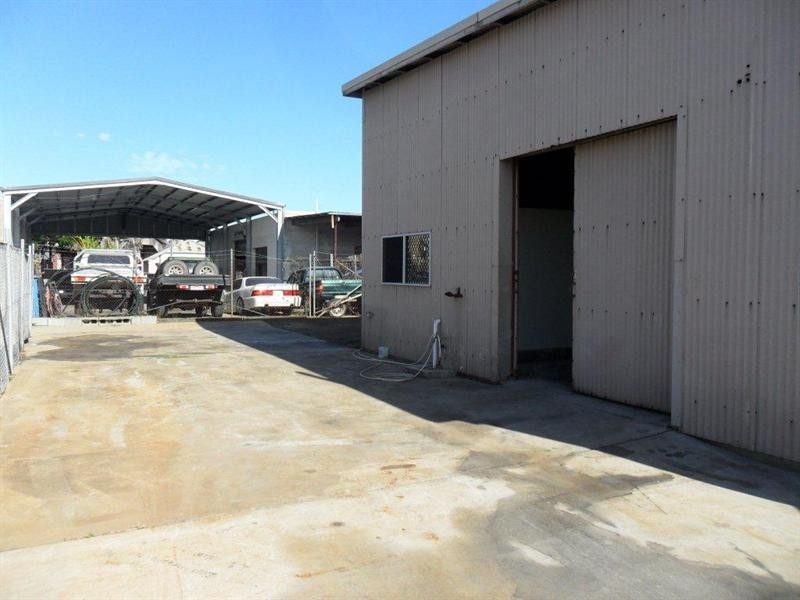 17 South Street, Depot Hill QLD 4700