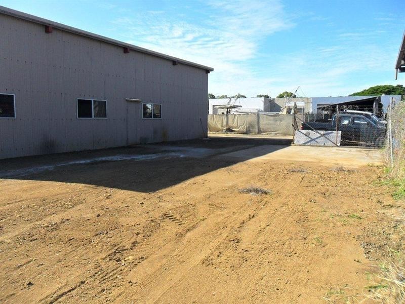 17 South Street, Depot Hill QLD 4700