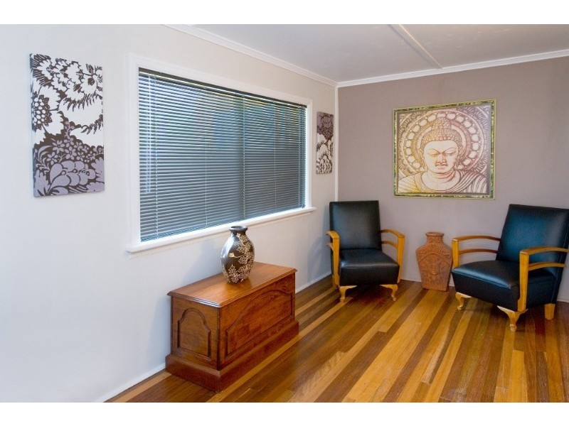 8 King Street, The Range QLD 4700