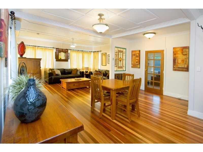 8 King Street, The Range QLD 4700