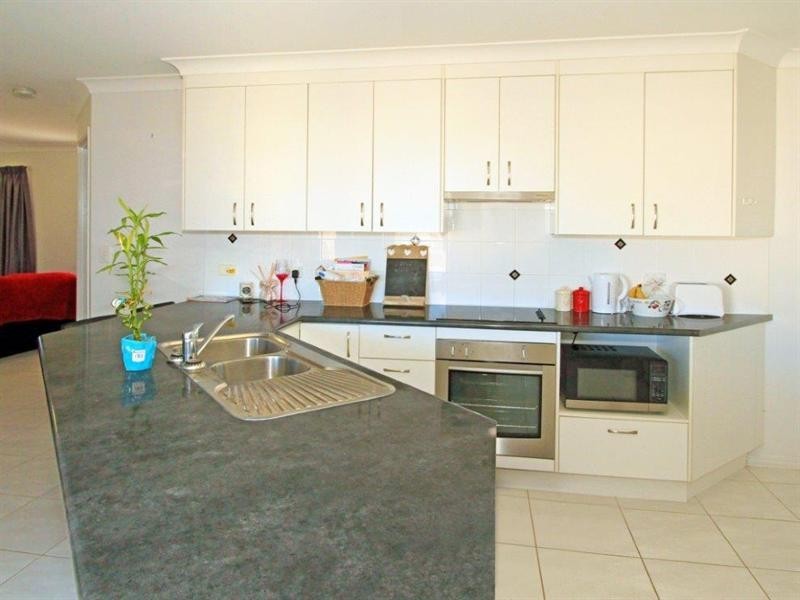 17 Cunningham Court, Gracemere QLD 4702