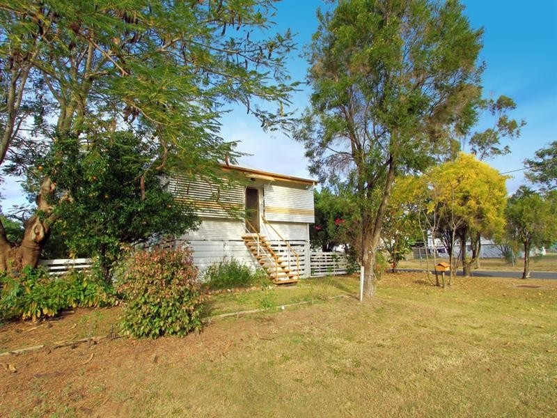 26 Dean Street, Berserker QLD 4701