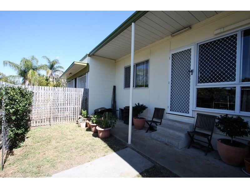 2/17 Nicholson Street, Allenstown QLD 4700