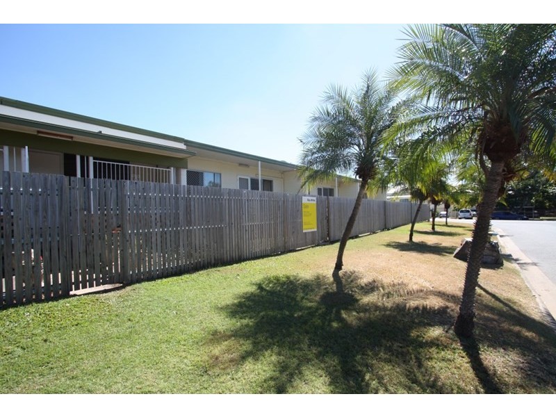 2/17 Nicholson Street, Allenstown QLD 4700