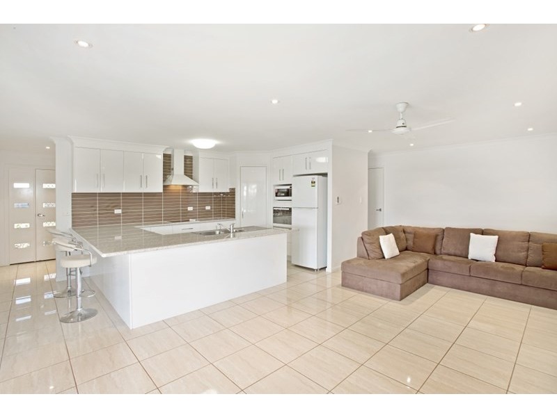 12 Ingram Drive, Gracemere QLD 4702