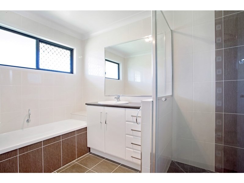 12 Ingram Drive, Gracemere QLD 4702