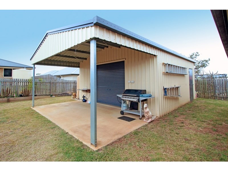 11 Riley Drive, Gracemere QLD 4702