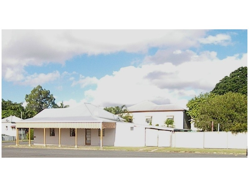 294 East Street, Depot Hill QLD 4700